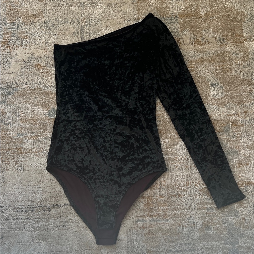 ‼️ Zara Collection B Black Velvet Bodysuit ‼️